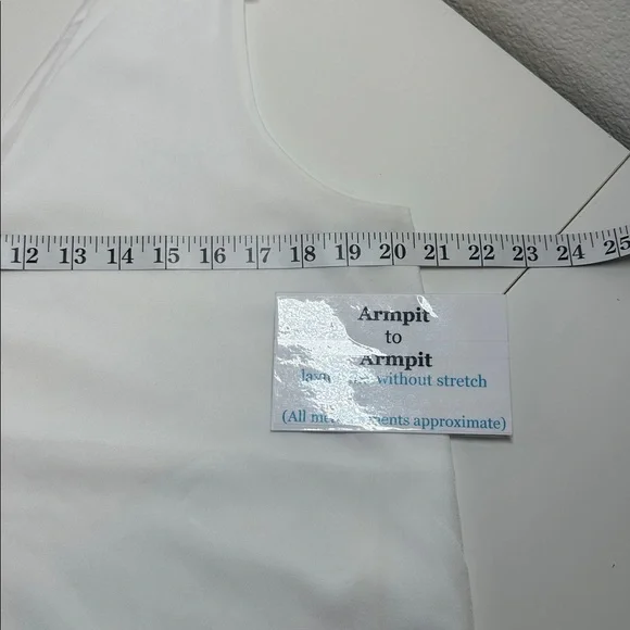 Banana Republic White Sleeveless Top V Neck
Polished Staple Petite Large - Picture 4 of 9